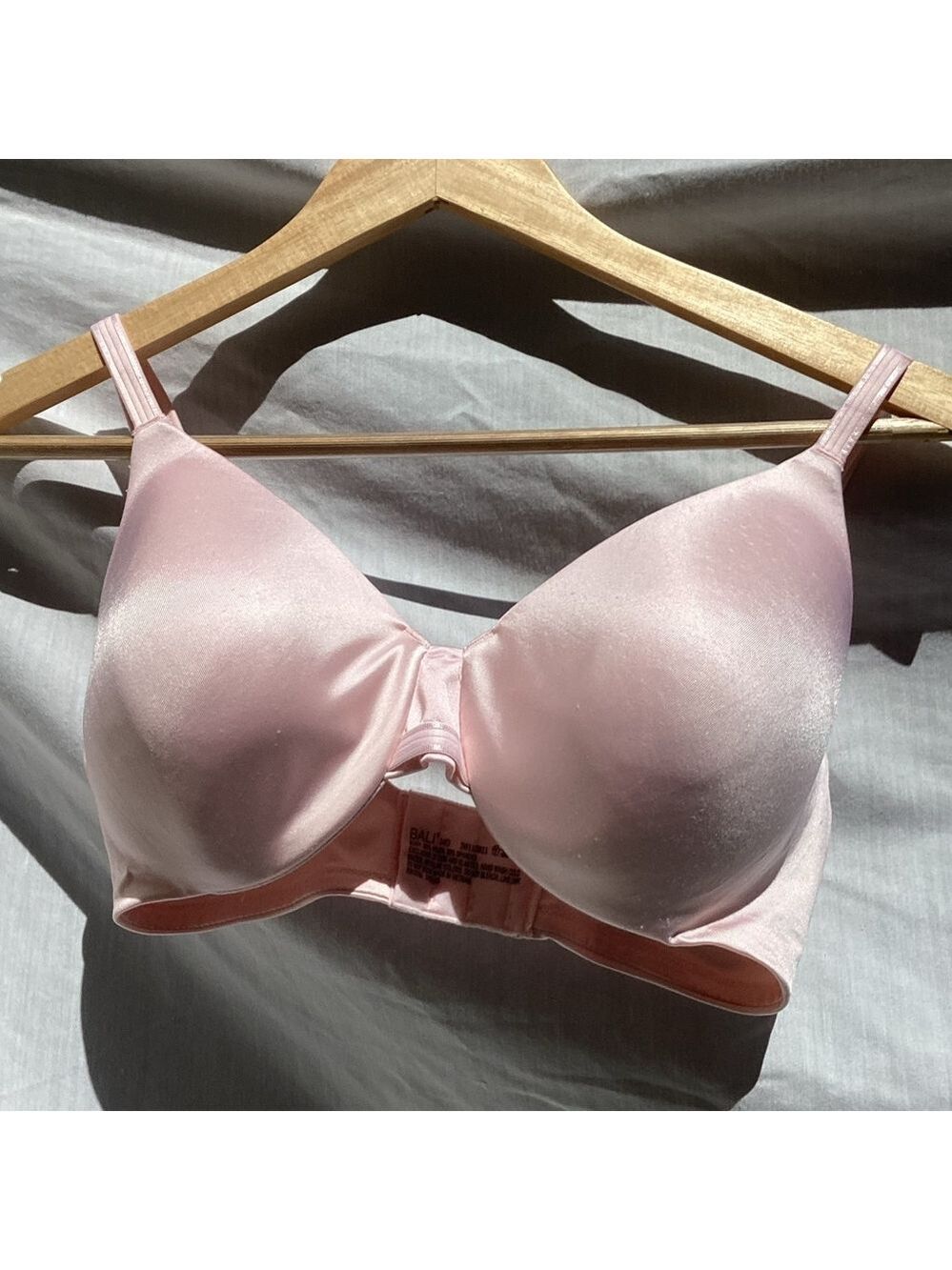 Bali light pink underwire bra, size 34D